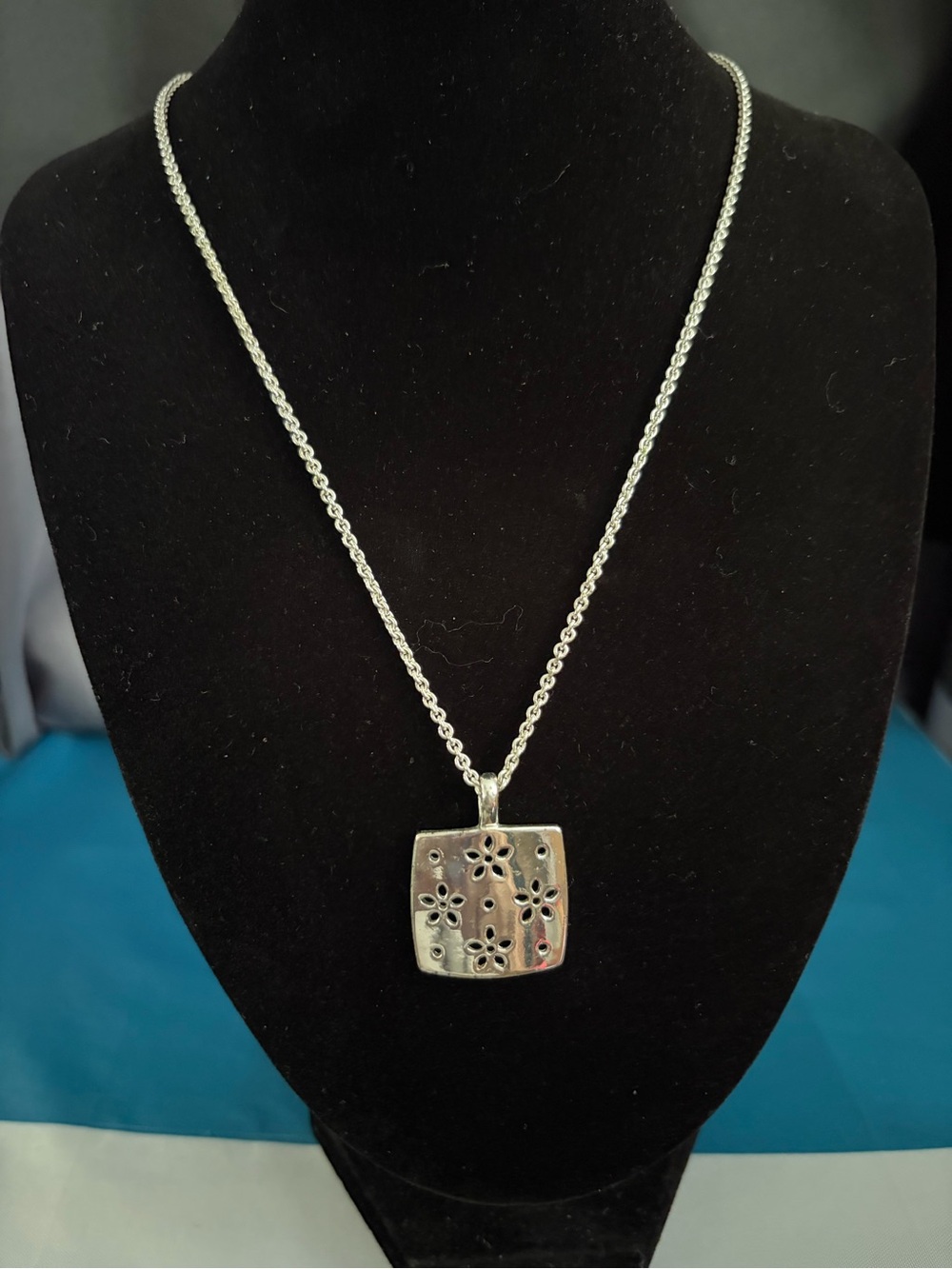 Silver tone Floral Cutout Square Pendant Necklace - Women
